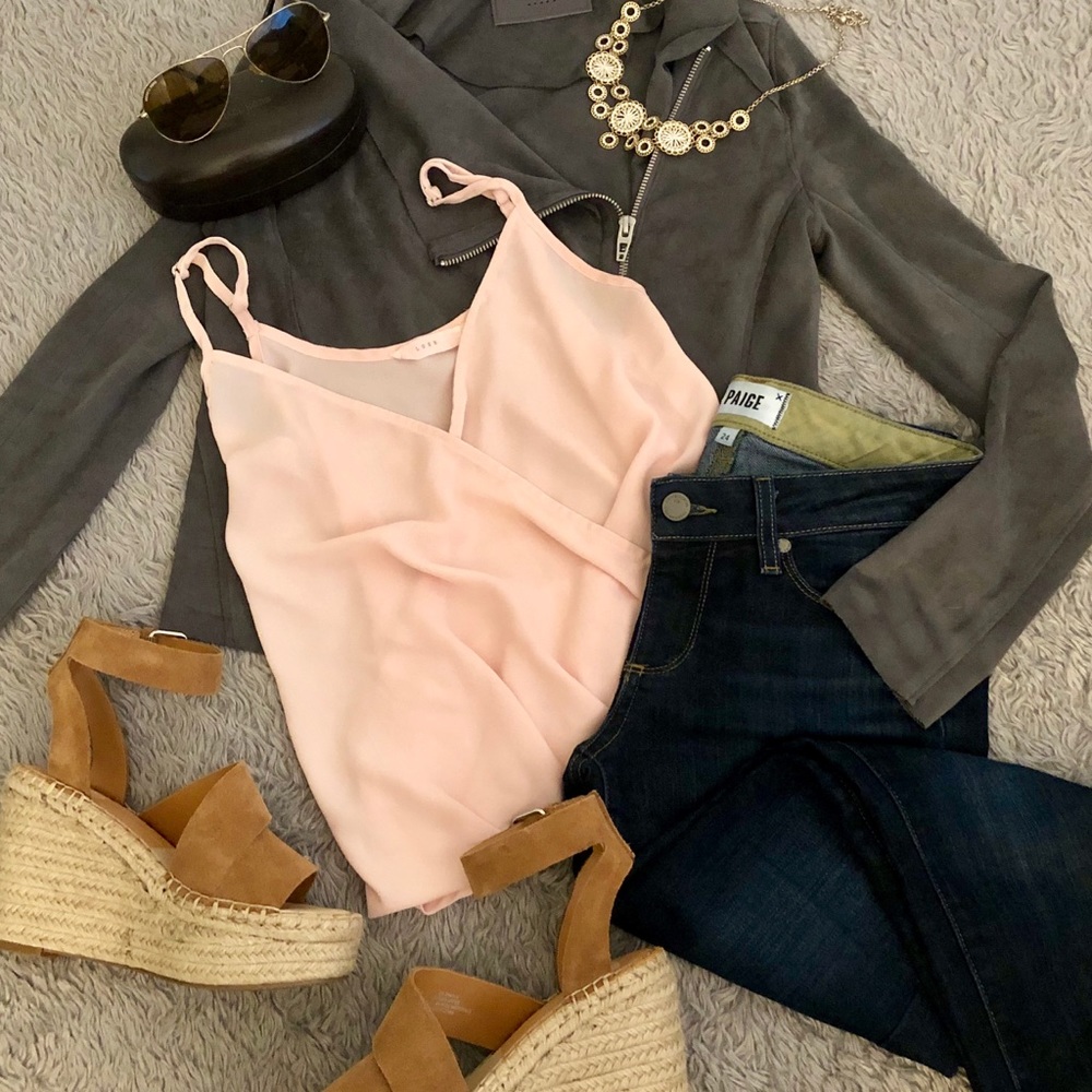 LUSH Light Pink Split Neck V-Tank Top Size XS